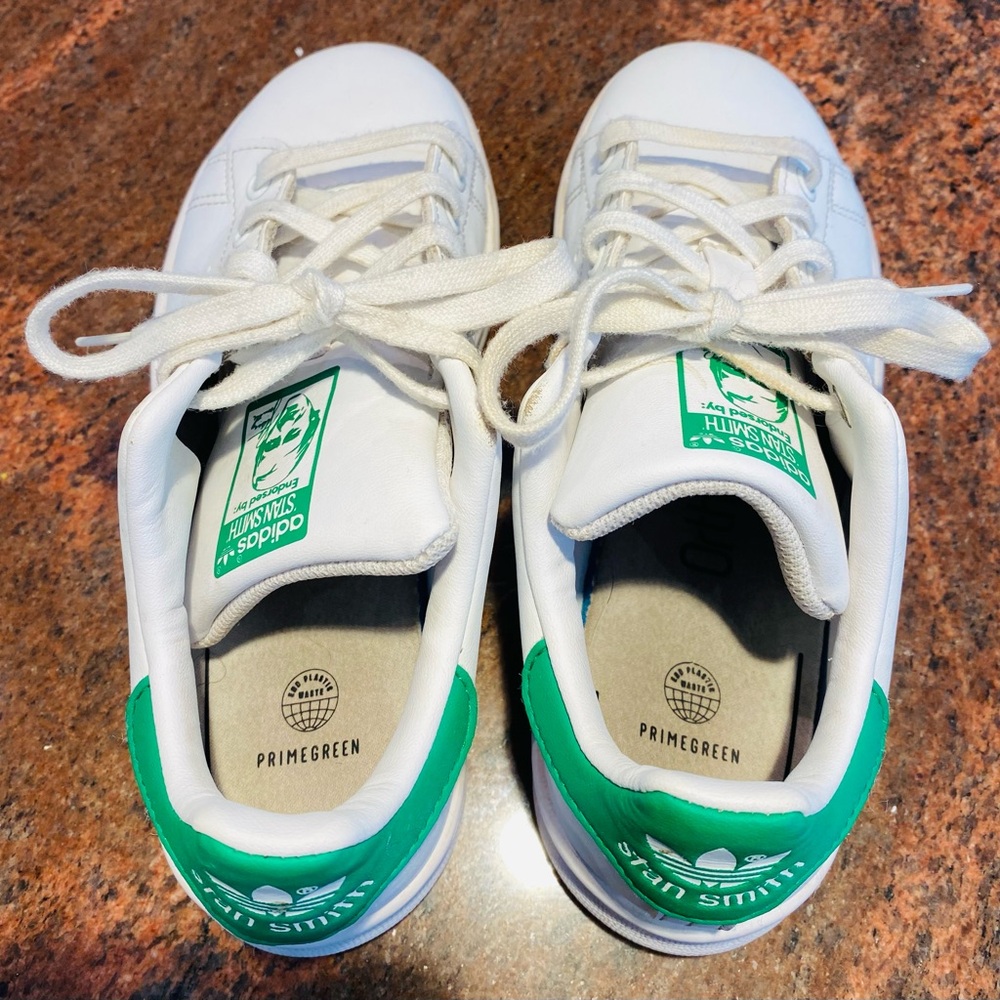 3 for $30 ADIDAS Originals White Leather Stan Smith
Sneakers - Picture 4 of 10